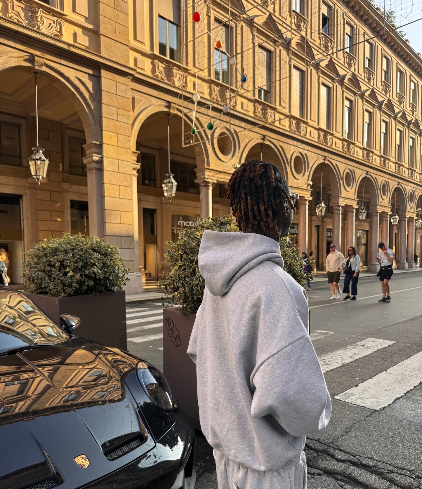 ARCTIC HOODIE